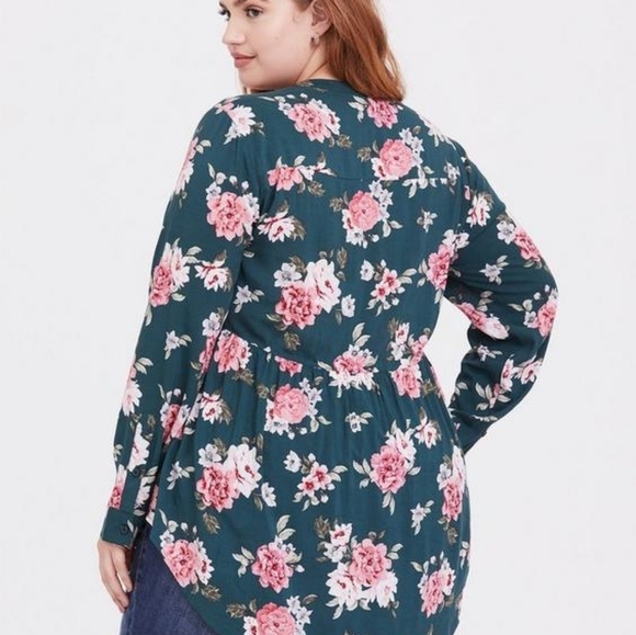 TORRID Emma Babydoll Challis Button-Front TUNIC - Good used condition - Sz 6 - Picture 3 of 7